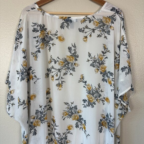 Torrid Floral Kimono in White and Yellow - Picture 8 of 9
